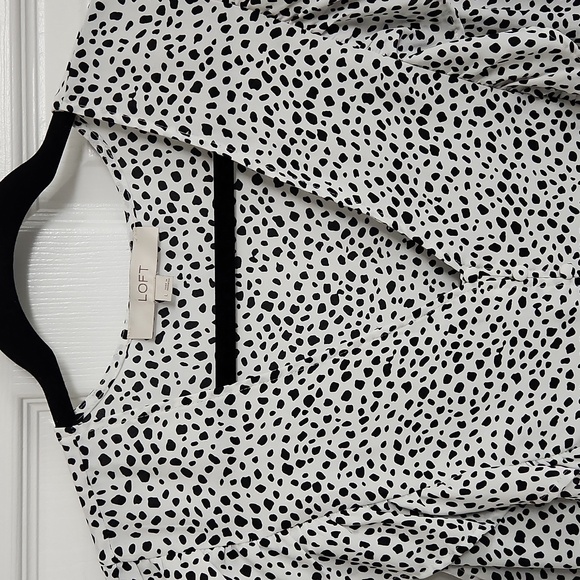 LOFT white spotted flounce blouse Size: L - Picture 2 of 5